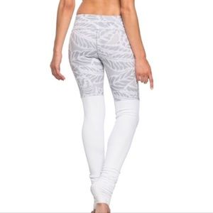 Alo Yoga Goddess Legging - Palm Springs/White